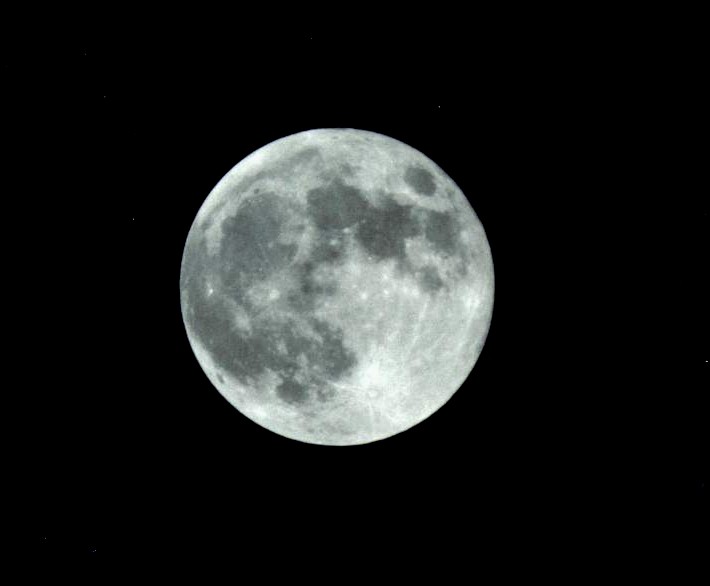 Full-moon-tmax100b-1-.jpg